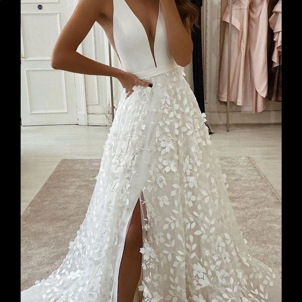 Eleganza sposa wedding dress never worn